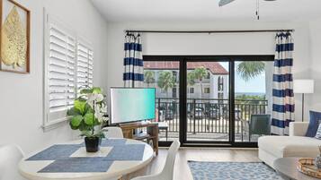 Condo, Multiple Beds, Balcony, Pool View (The Palms of Seagrove #B4) | Dining