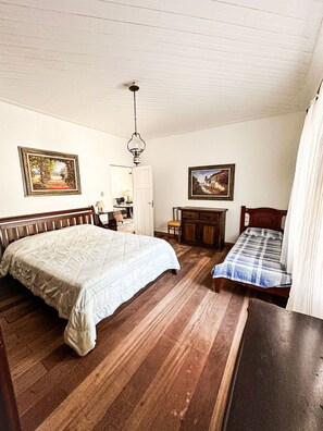 Villa | 4 bedrooms, free WiFi, bed sheets