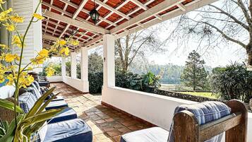 Villa | Terrace/patio