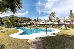 Pool - Faro's Marbella Apartment - Monte Paraiso (Málaga)