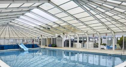 Family Caravan - Sleeps 8 - Pets Ok - Parking