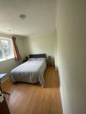 House | 5 bedrooms, iron/ironing board, free WiFi, bed sheets