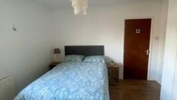 House | 5 bedrooms, iron/ironing board, free WiFi, bed sheets