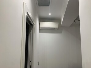 Interior - Quiet openspace with private access (Roma)