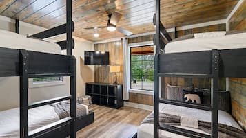 3 bedrooms, iron/ironing board, travel cot, WiFi