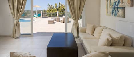 Villa | 4 bedrooms, soundproofing