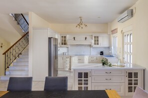 Villa | 4 Schlafzimmer, schallisolierte Zimmer