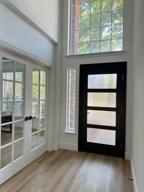 Interior - Beautiful Newly Renovated Home (Frisco)