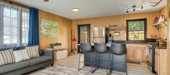 Patio & Hot Tub: Cozy Cabin Retreat in Bailey!