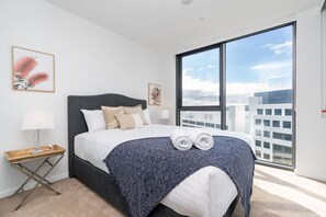 2 bedrooms, desk, iron/ironing board, free WiFi - Lovely 2BR Apartment w/ free parking on premises (Canberra)