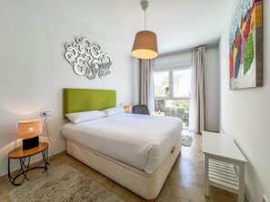 2 bedrooms, free WiFi, bed sheets - 2-bedroom apartment with pool, gym, and activities in Estepona (Estepona)