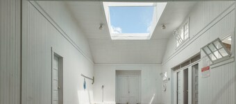 The Carriage House: One bedroom w/kitchen & full bath.