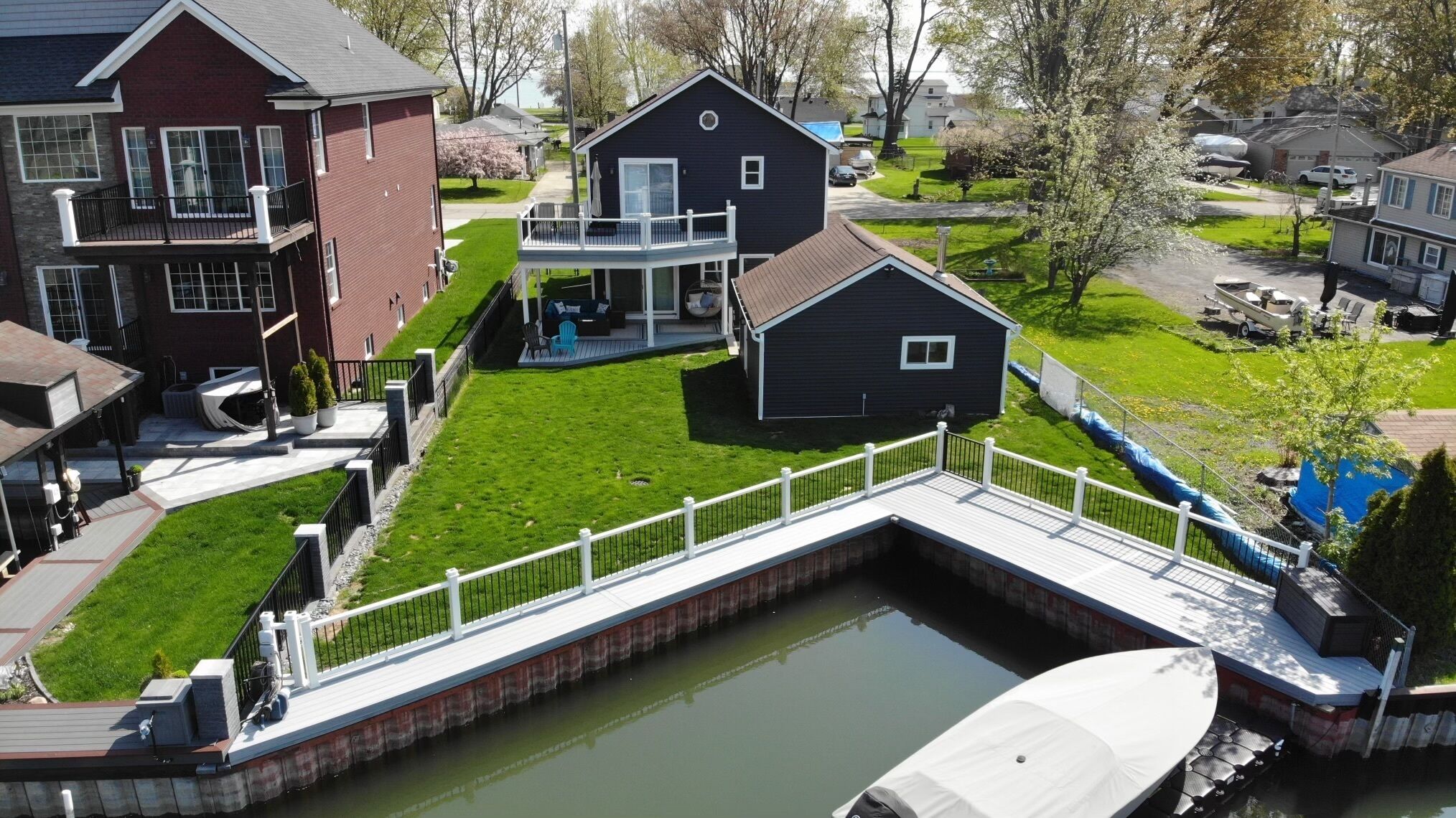 New & Fully Updated 2 & 2 Sleeps 6! With canal access to dock up to 70’ of boats