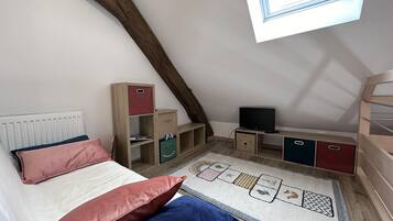 2 bedrooms, free WiFi, bed sheets