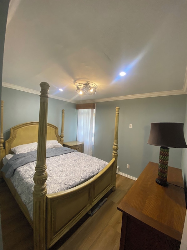 4 chambres, fer et planche à repasser, Wi-Fi gratuit, draps fournis