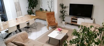 Entire 5-Bedroom Villa – 170 m² – Private Garden – Sleeps 12