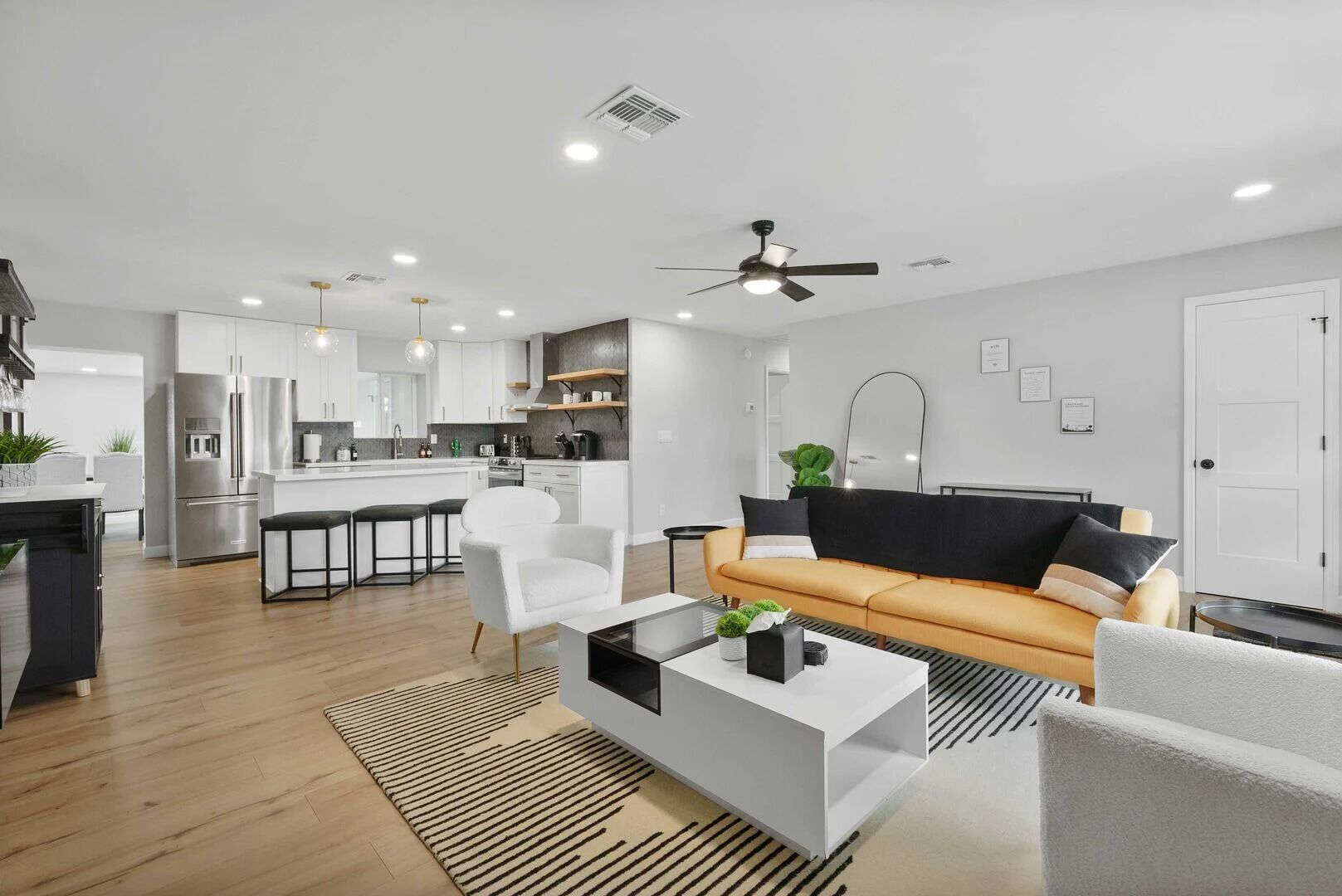Modern Getaway in Arcadia Lite with Guesthouse!