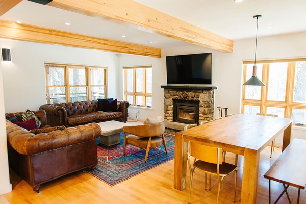 Smart TV, fireplace