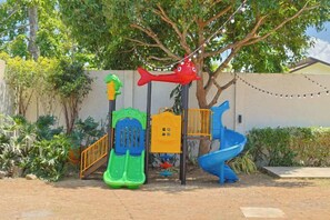 Unclassified image, 5 of 17, button - Holiday Suites Puerto Princesa (Puerto Princesa)