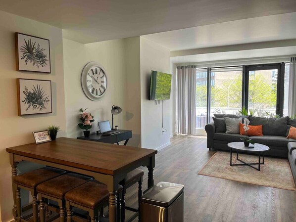 Interior - 2BR Suite w/patio near NYC train & Seton Hall (East Orange)