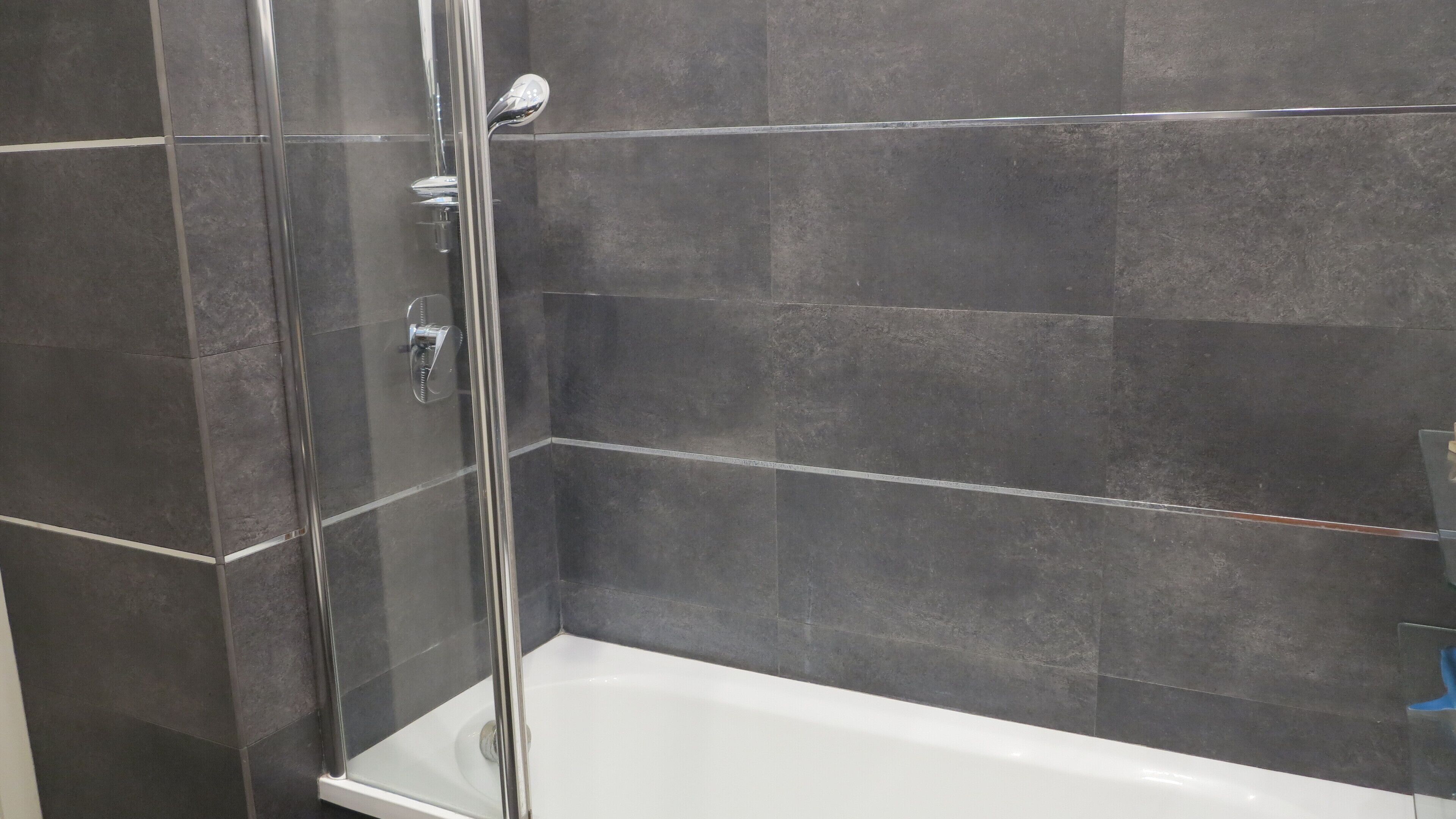 Dusche, Haartrockner, Bidet, Handtücher