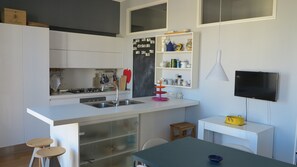 Dining tables - "Nea Parthenope" apartment. (Napoli)