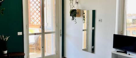 1 slaapkamer, een strijkplank/strijkijzer, wifi, beddengoed