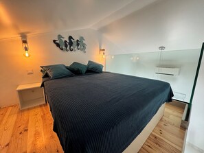 1 slaapkamer, een strijkplank/strijkijzer, wifi, beddengoed