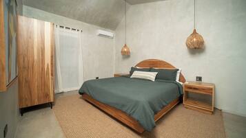 Classic Villa, Patio | 1 bedroom, in-room safe, desk, laptop workspace