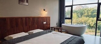 Qiqi Xiaozhan (Yangshuo Impression Liusanjie Scenic Area Shop)