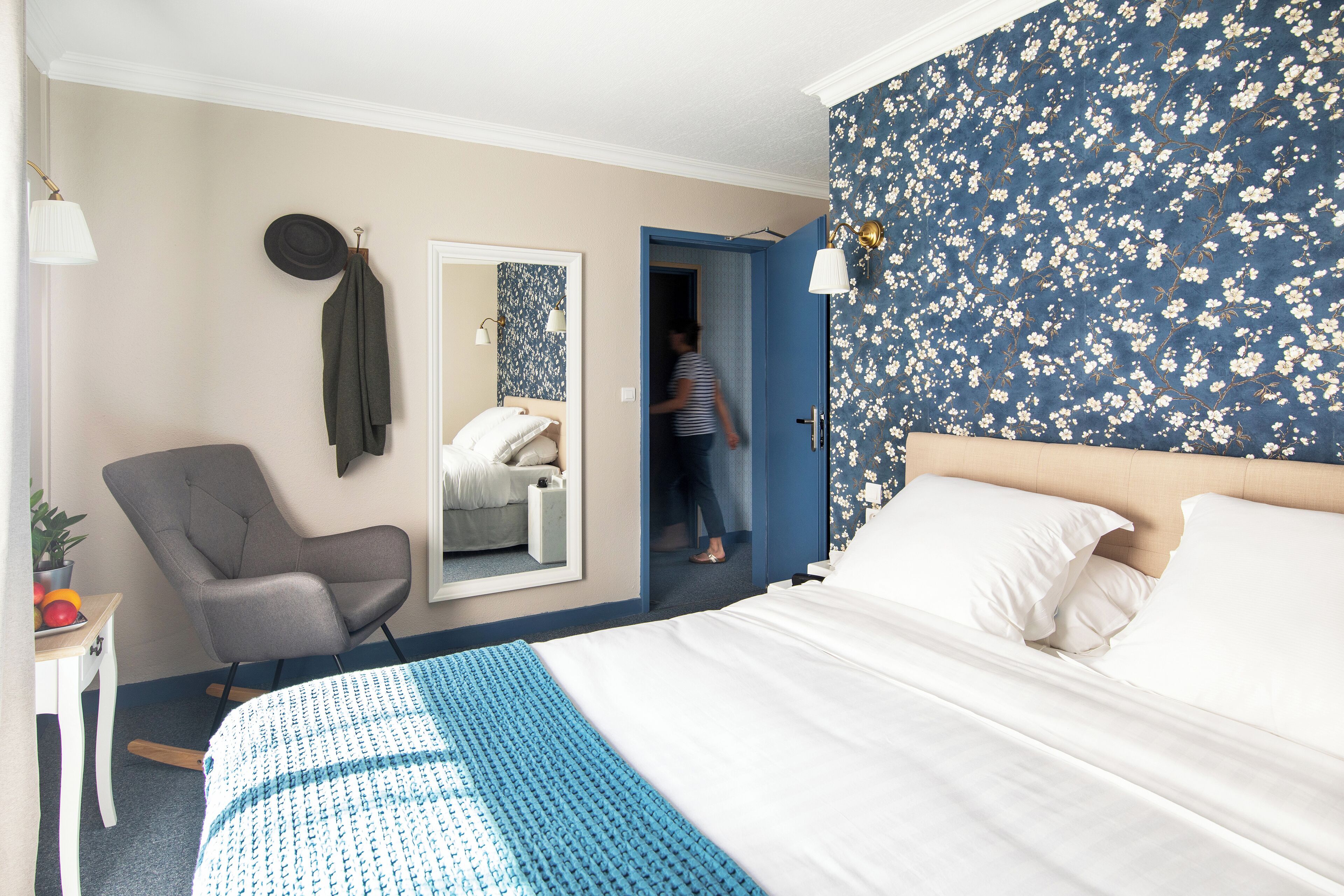 Estudio, 1 cama de matrimonio con sofá cama, cocina, vistas al patio | Ropa de cama de alta calidad, escritorio, cortinas opacas