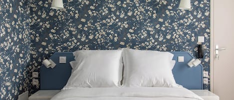 Phòng đôi phong cách cổ điển, 1 giường đôi, không hút thuốc, phòng tắm riêng | Bộ đồ giường cao cấp, bàn, màn/rèm cản sáng, phòng cách âm