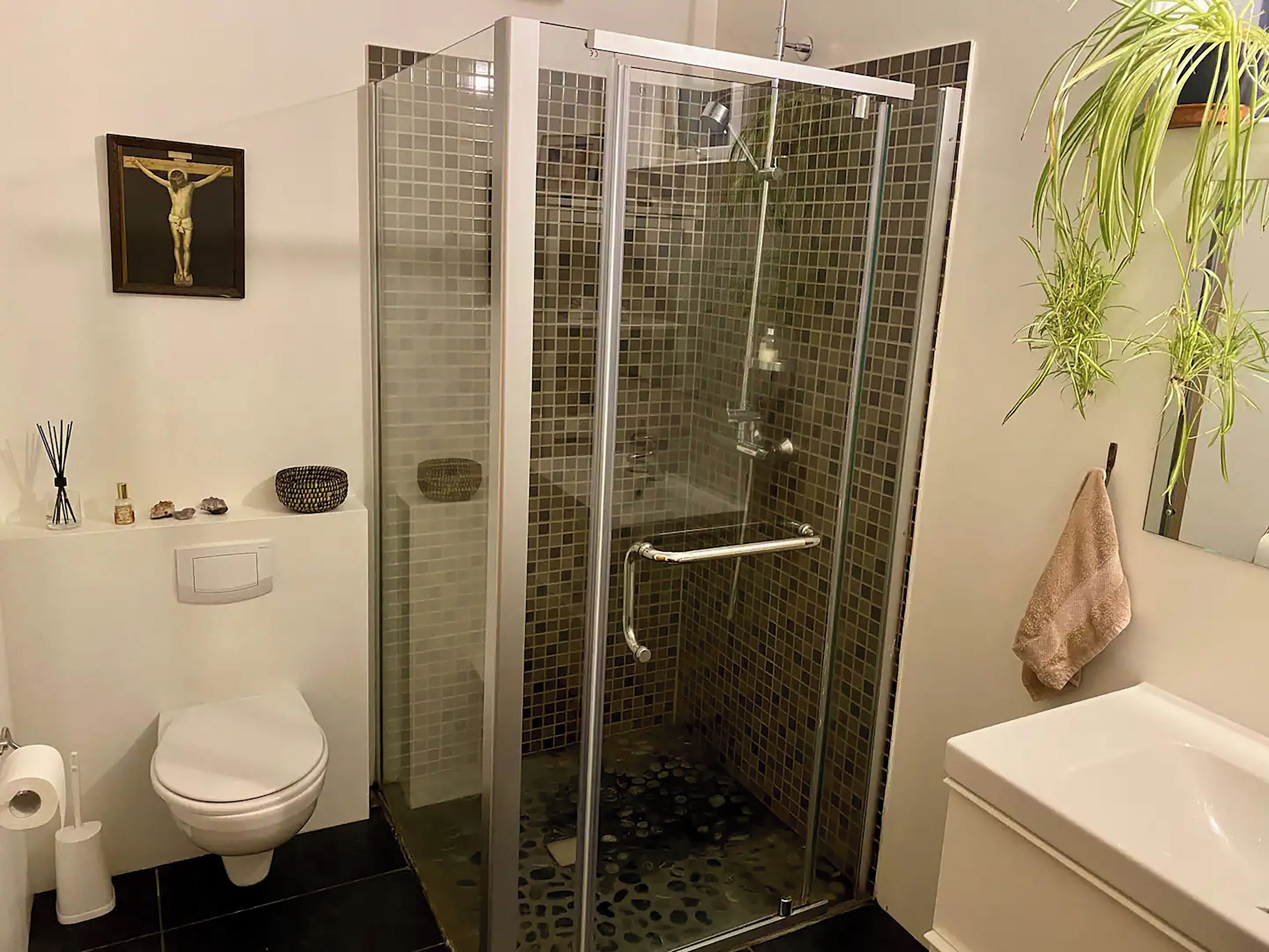 Buồng tắm vòi sen 