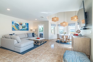 Apartment, Smoking | 11 bedrooms, desk - Miramar Villas Resort (San Pedro)