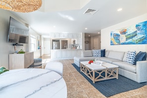 Departamento, para fumadores | 11 habitaciones y escritorio