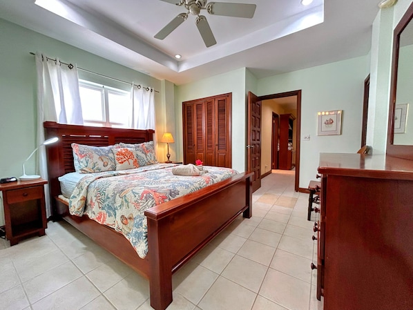 Apartment, Smoking | 11 bedrooms, desk - Miramar Villas Resort (San Pedro)