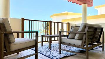 Apartment, Smoking | 11 bedrooms, desk