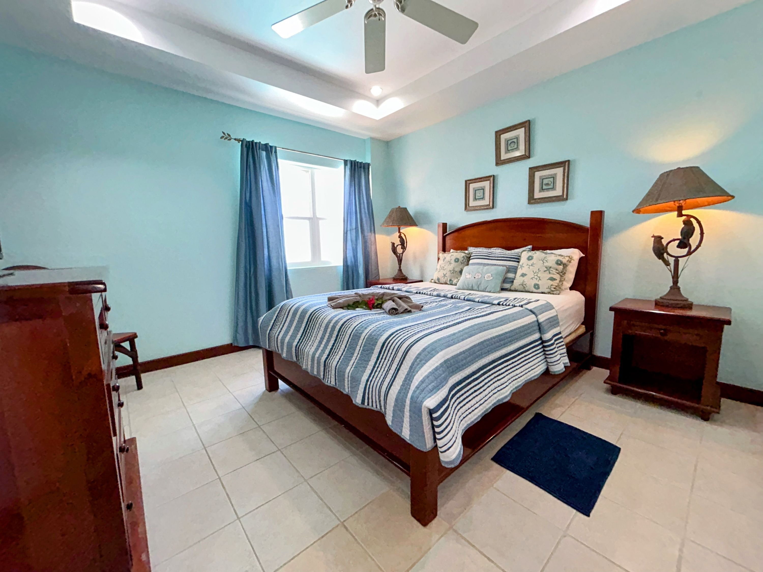 아파트, 흡연 | 11 개의 침실, 책상