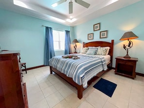 Apartamento, para fumantes | 11 quartos, escrivaninha