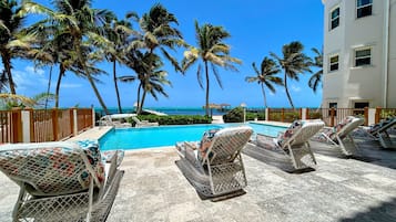 Apartment, Smoking | 11 bedrooms, desk