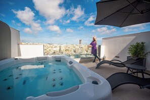 Baignoire à remous extérieure