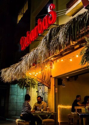 Outdoor dining - Gorgeous studio with WiFi in Napoles (Napoles)