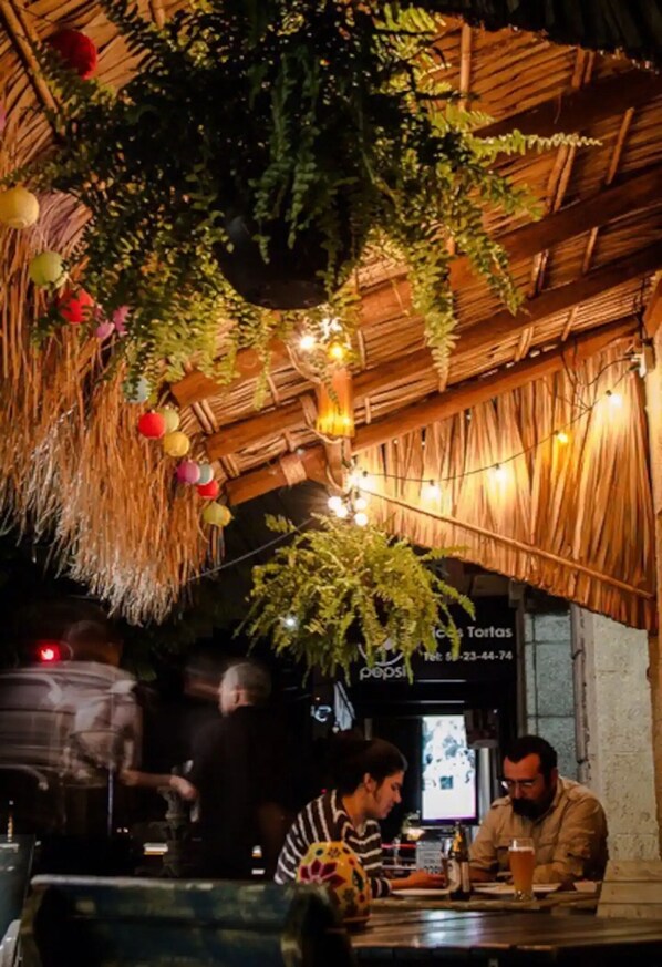 Dining - Gorgeous studio with WiFi in Napoles (Napoles)