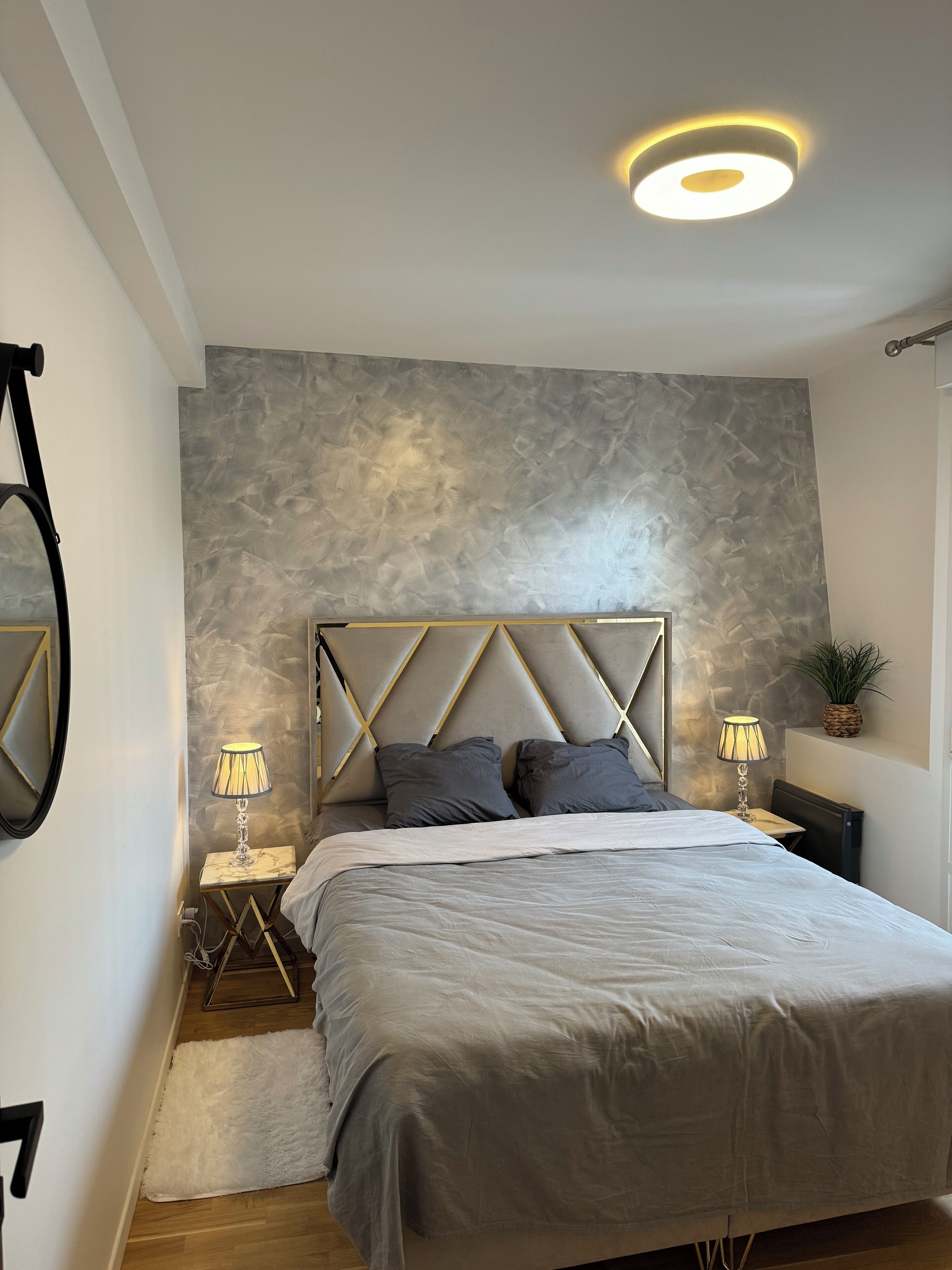 2 quartos, ferros/tábuas de passar roupa, Wi-Fi de cortesia