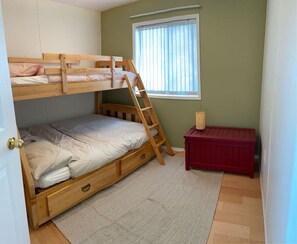 3 Schlafzimmer, Schreibtisch, WLAN, Bettwäsche