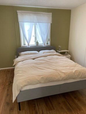 3 Schlafzimmer, Schreibtisch, WLAN, BettwÀsche