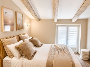 1 habitación, tabla de planchar con plancha, wifi y ropa de cama 