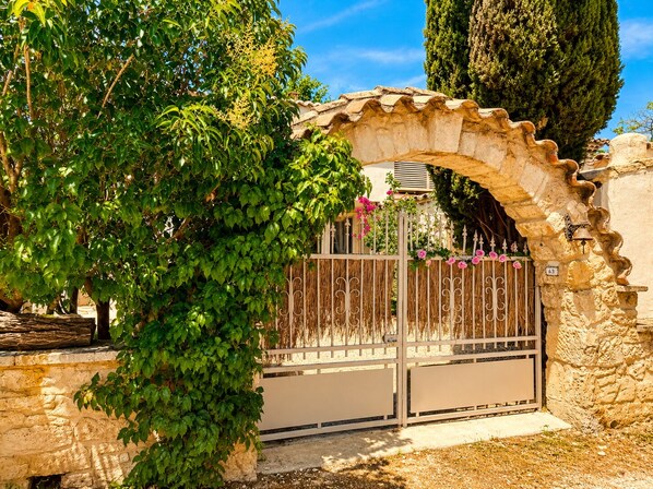 Property grounds - La Bohème 2, Mouries Centre au Cœur des Alpilles : Cosy T2 Avec Terrasse (Mouriès)