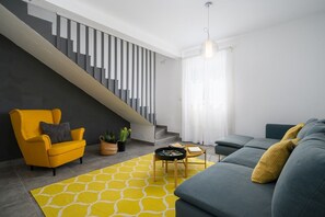 TV - Villa Mamma Mia - Beautiful villa with privat pool and stunning views (Oprtalj)