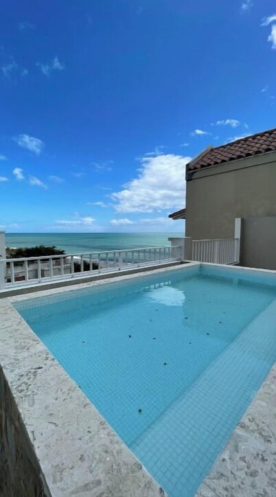 Spacious ocean view 3 bedroom apartment
